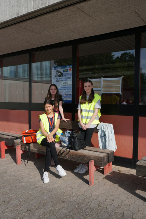 Sport22_5 Die Schulsanis stehen bereit